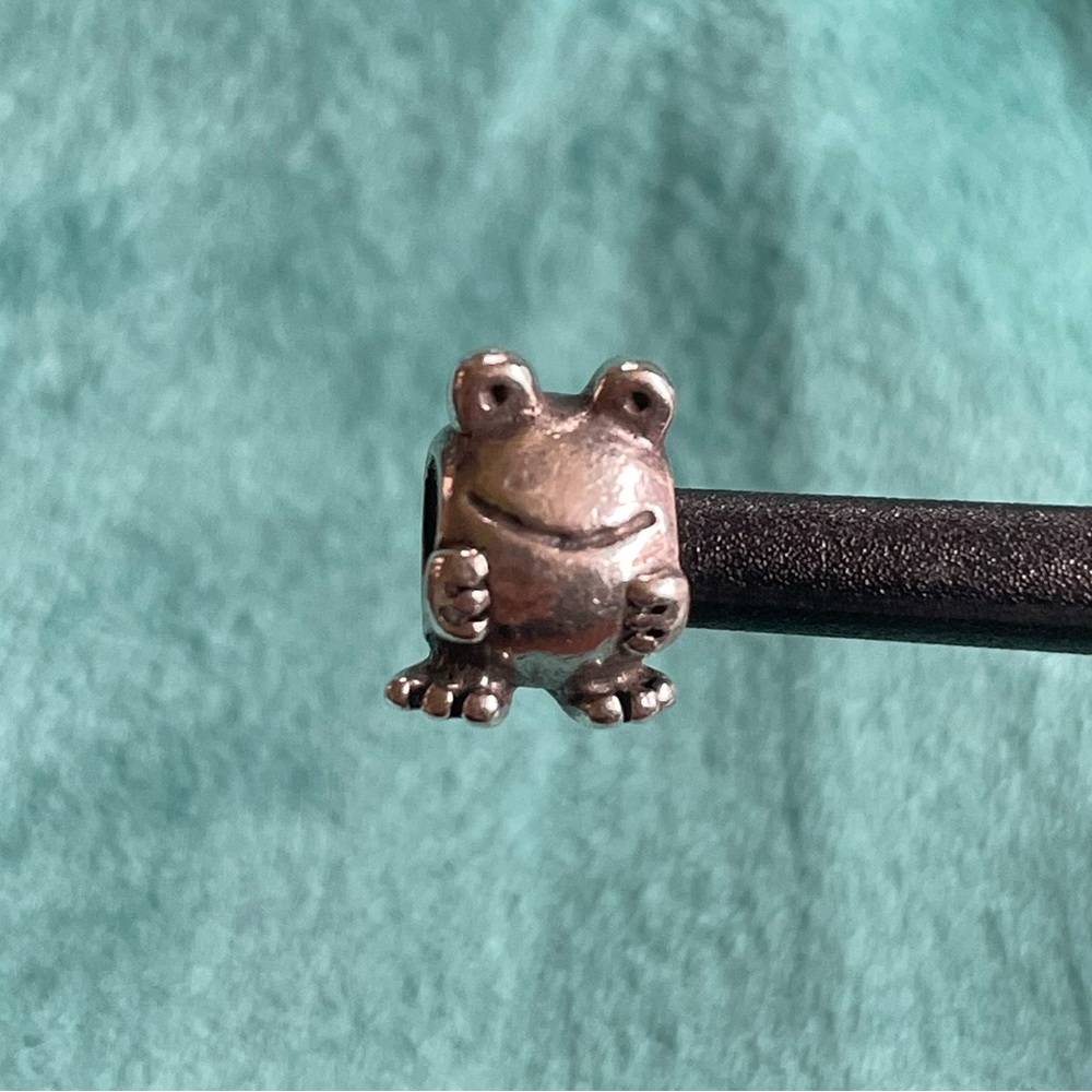 Pandora Retired Frog Charm